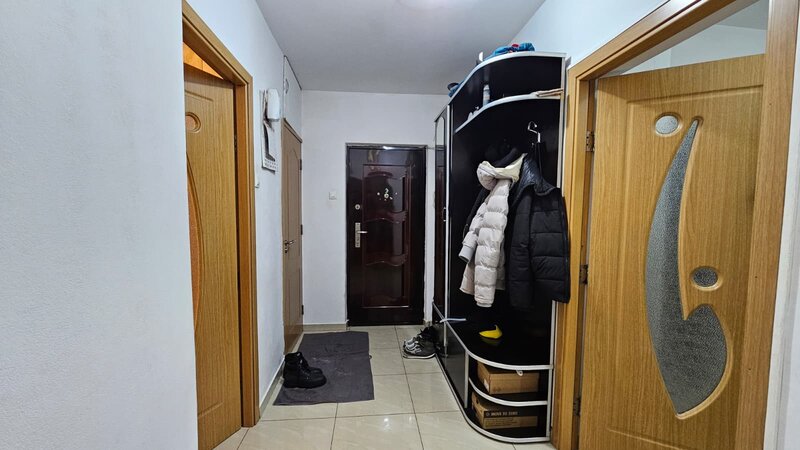 Chisinau, Basarabiei, apartament 3 camere, etaj 2, reabilitat